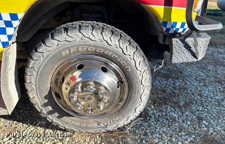 image for item DX3847 2003 Ford E450 Super Duty ambulance