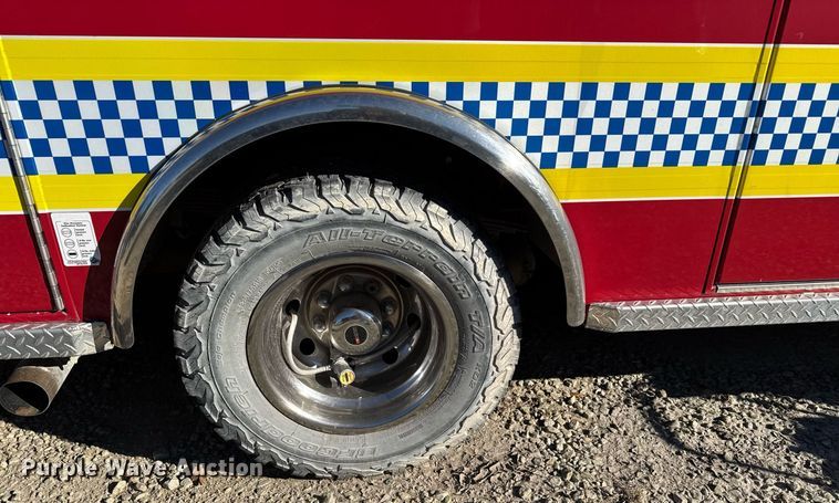 image for item DX3847 2003 Ford E450 Super Duty ambulance