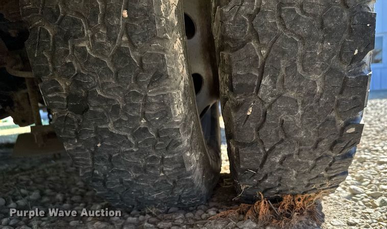 image for item DX3847 2003 Ford E450 Super Duty ambulance