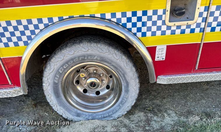 image for item DX3847 2003 Ford E450 Super Duty ambulance