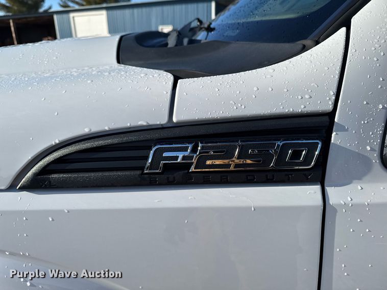 image for item EG7152 2014 Ford F250 Super Duty  pickup truck