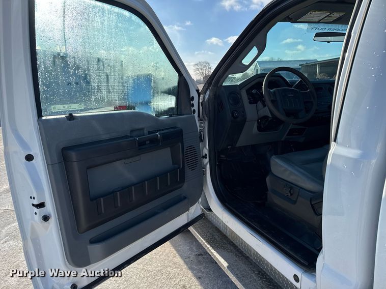 image for item EG7152 2014 Ford F250 Super Duty  pickup truck