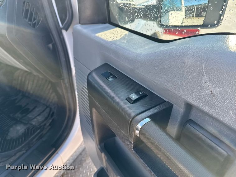 image for item EG7152 2014 Ford F250 Super Duty  pickup truck