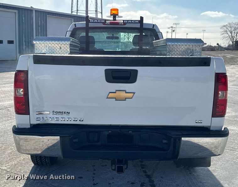 image for item EG7153 2010 Chevrolet Silverado 1500 pickup truck
