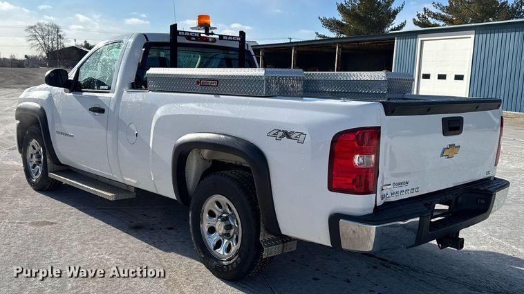 image for item EG7153 2010 Chevrolet Silverado 1500 pickup truck