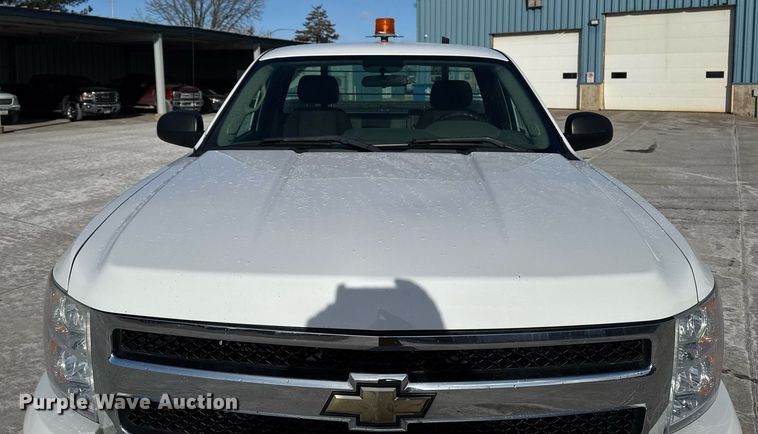 image for item EG7153 2010 Chevrolet Silverado 1500 pickup truck