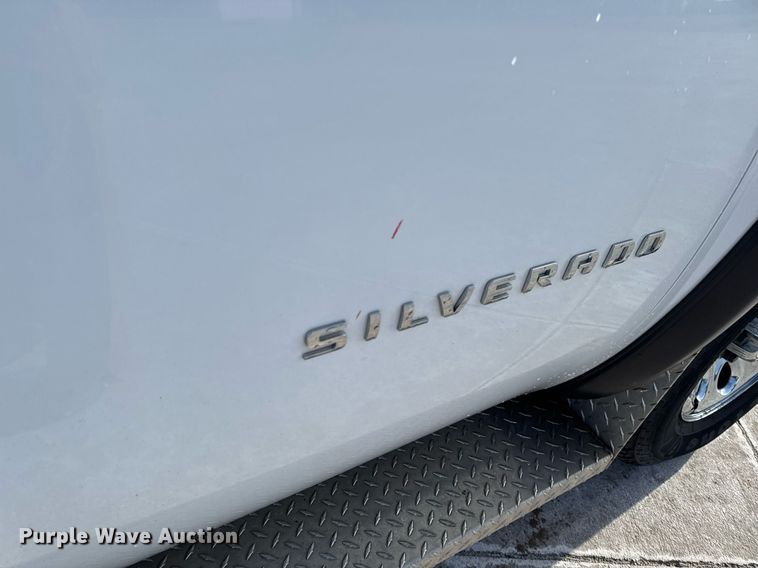 image for item EG7153 2010 Chevrolet Silverado 1500 pickup truck