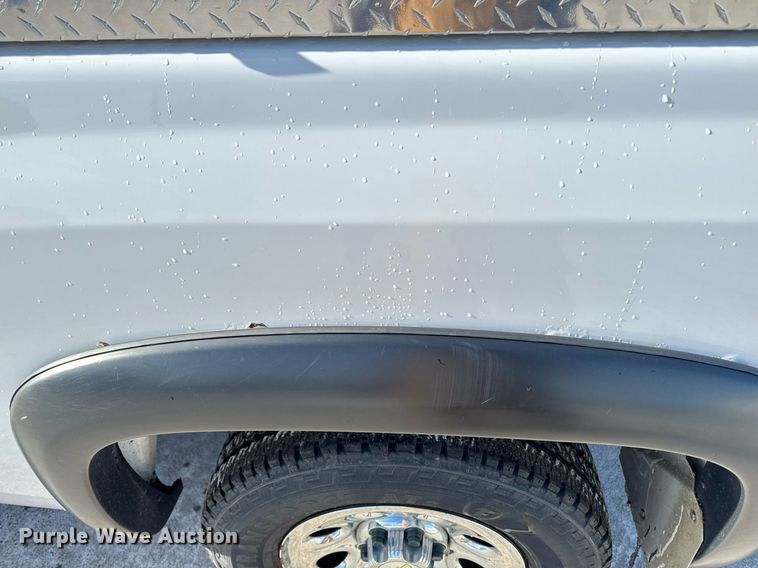 image for item EG7153 2010 Chevrolet Silverado 1500 pickup truck