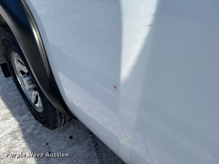 image for item EG7153 2010 Chevrolet Silverado 1500 pickup truck