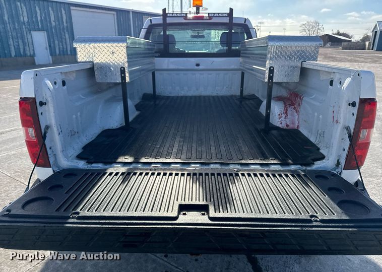 image for item EG7153 2010 Chevrolet Silverado 1500 pickup truck