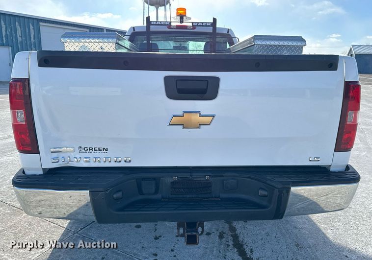 image for item EG7153 2010 Chevrolet Silverado 1500 pickup truck