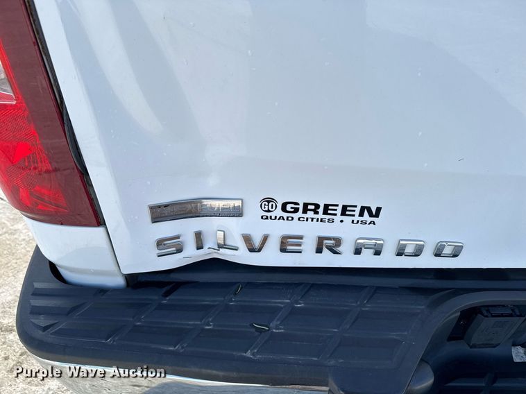 image for item EG7153 2010 Chevrolet Silverado 1500 pickup truck