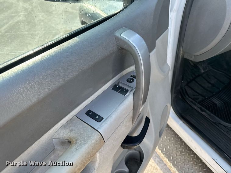 image for item EG7153 2010 Chevrolet Silverado 1500 pickup truck