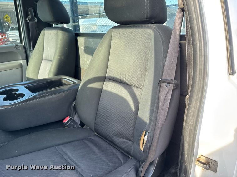 image for item EG7153 2010 Chevrolet Silverado 1500 pickup truck