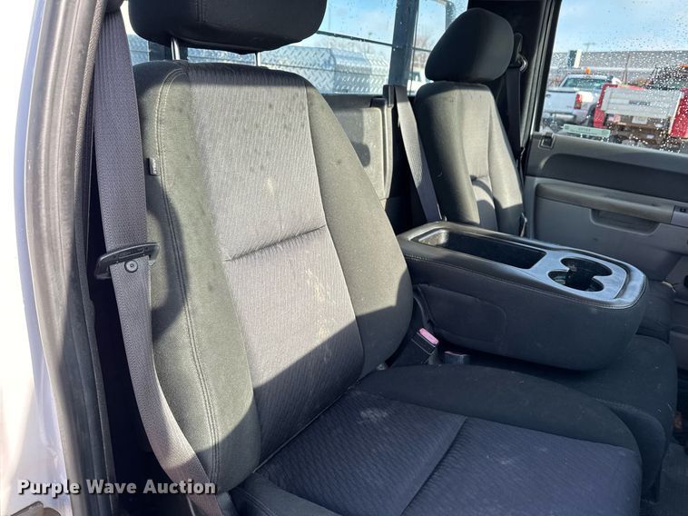 image for item EG7153 2010 Chevrolet Silverado 1500 pickup truck