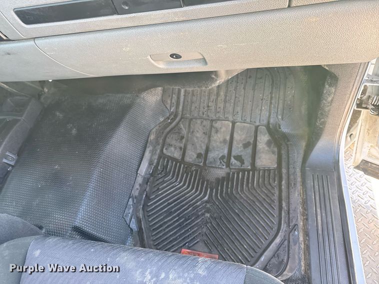 image for item EG7153 2010 Chevrolet Silverado 1500 pickup truck