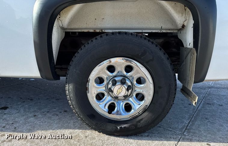 image for item EG7153 2010 Chevrolet Silverado 1500 pickup truck