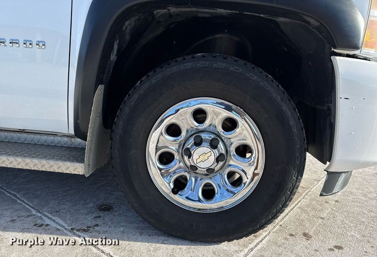 image for item EG7153 2010 Chevrolet Silverado 1500 pickup truck