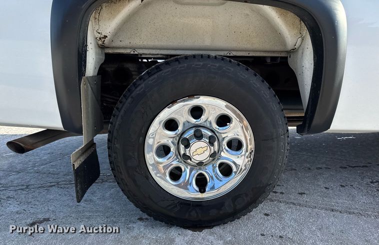 image for item EG7153 2010 Chevrolet Silverado 1500 pickup truck