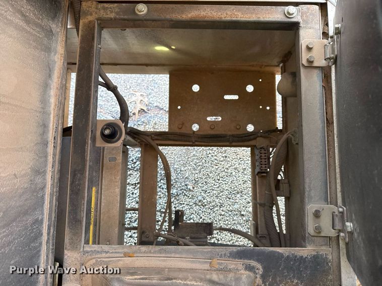 image for item EG7972 2009 Club Car Carryall 6 utility vehicle