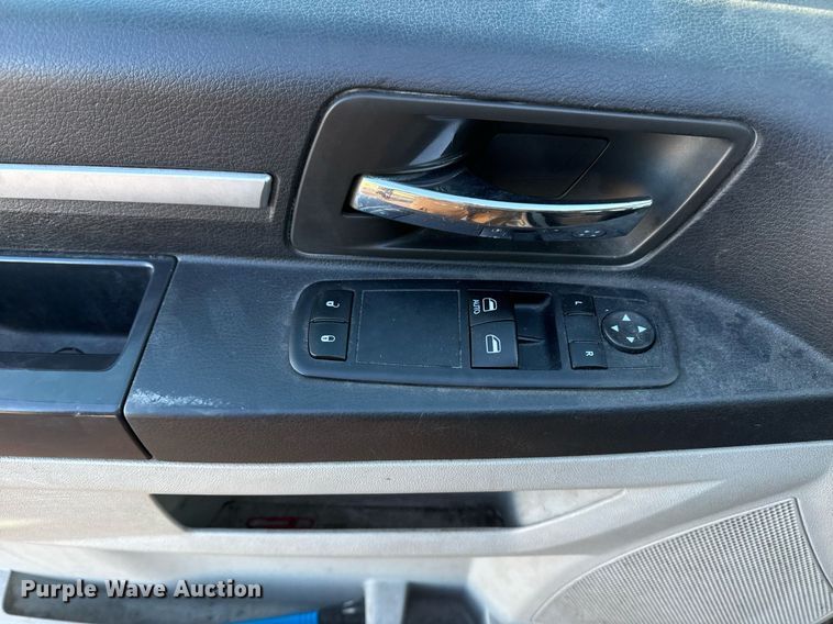 image for item EG7974 2009 Dodge Grand Caravan van