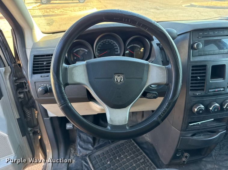 image for item EG7974 2009 Dodge Grand Caravan van