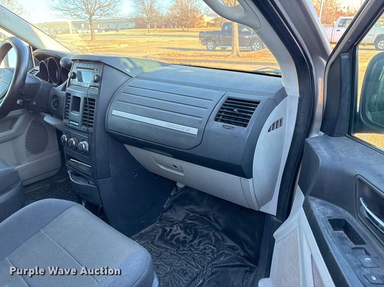 image for item EG7974 2009 Dodge Grand Caravan van