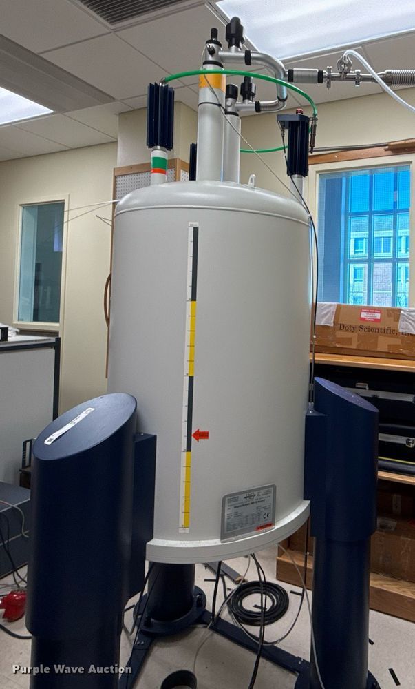 image for item EG7976 2012 Bruker 400'89 Ascend magnet system