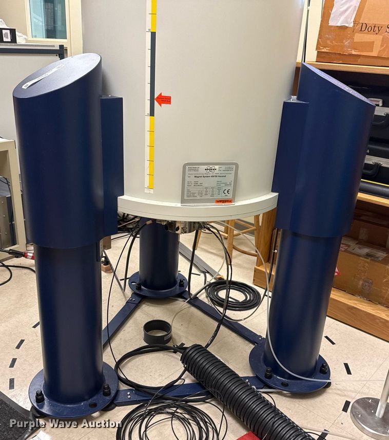 image for item EG7976 2012 Bruker 400'89 Ascend magnet system