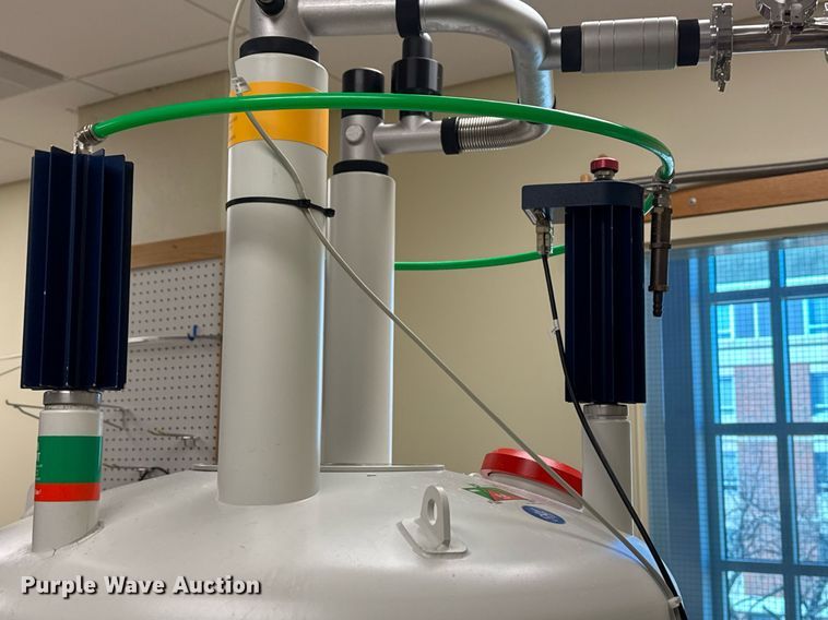 image for item EG7976 2012 Bruker 400'89 Ascend magnet system