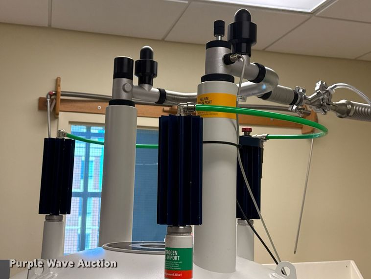 image for item EG7976 2012 Bruker 400'89 Ascend magnet system