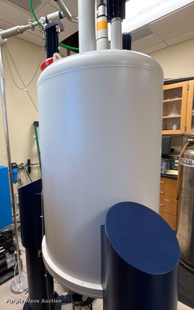 image for item EG7976 2012 Bruker 400'89 Ascend magnet system