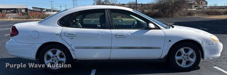 image for item EG7979 2000 Ford Taurus 