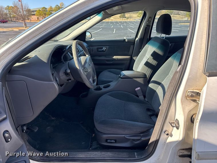 image for item EG7979 2000 Ford Taurus 