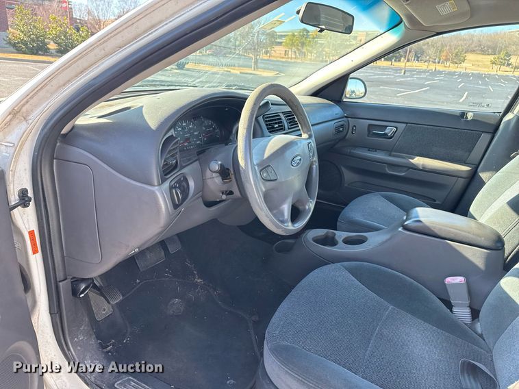 image for item EG7979 2000 Ford Taurus 