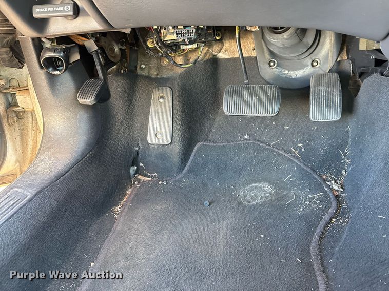 image for item EG7979 2000 Ford Taurus 