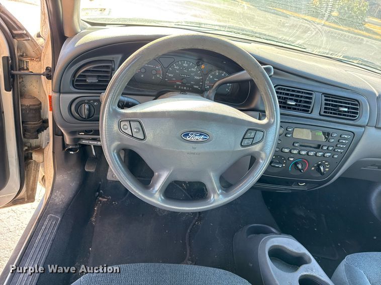 image for item EG7979 2000 Ford Taurus 