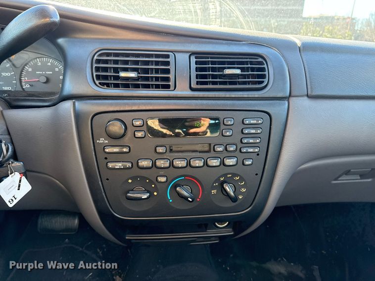 image for item EG7979 2000 Ford Taurus 