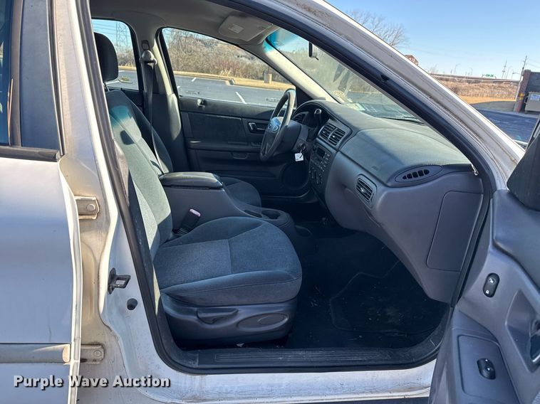 image for item EG7979 2000 Ford Taurus 