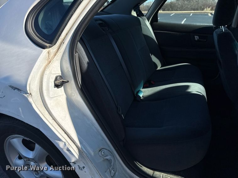 image for item EG7979 2000 Ford Taurus 