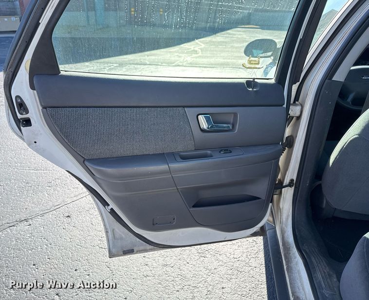 image for item EG7979 2000 Ford Taurus 