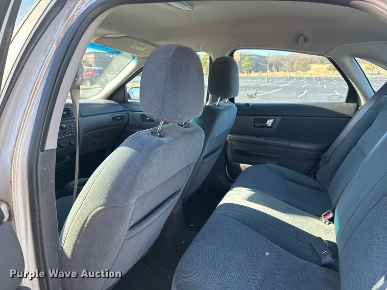 image for item EG7979 2000 Ford Taurus 