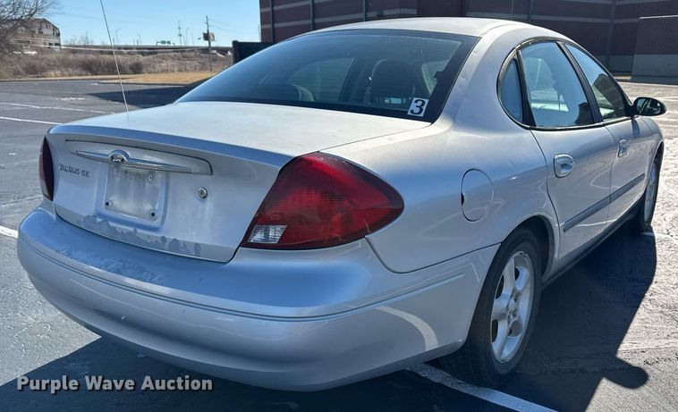 image for item EG7980 2000 Ford Taurus 