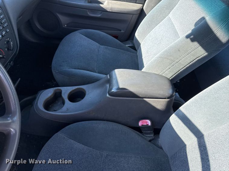 image for item EG7980 2000 Ford Taurus 