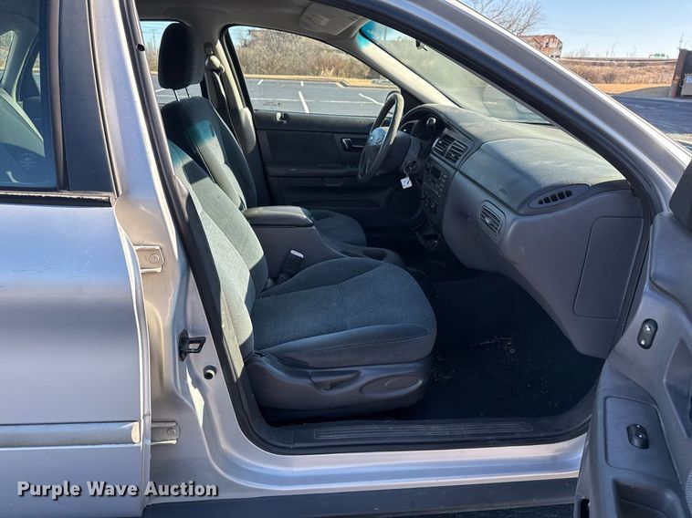 image for item EG7980 2000 Ford Taurus 