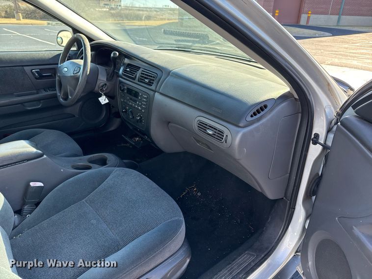 image for item EG7980 2000 Ford Taurus 