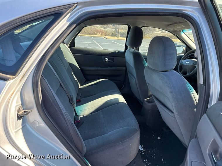 image for item EG7980 2000 Ford Taurus 