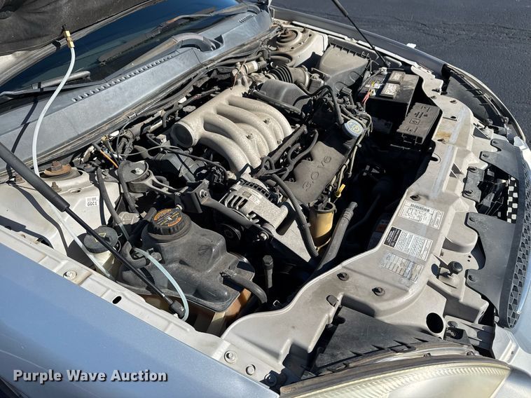 image for item EG7980 2000 Ford Taurus 