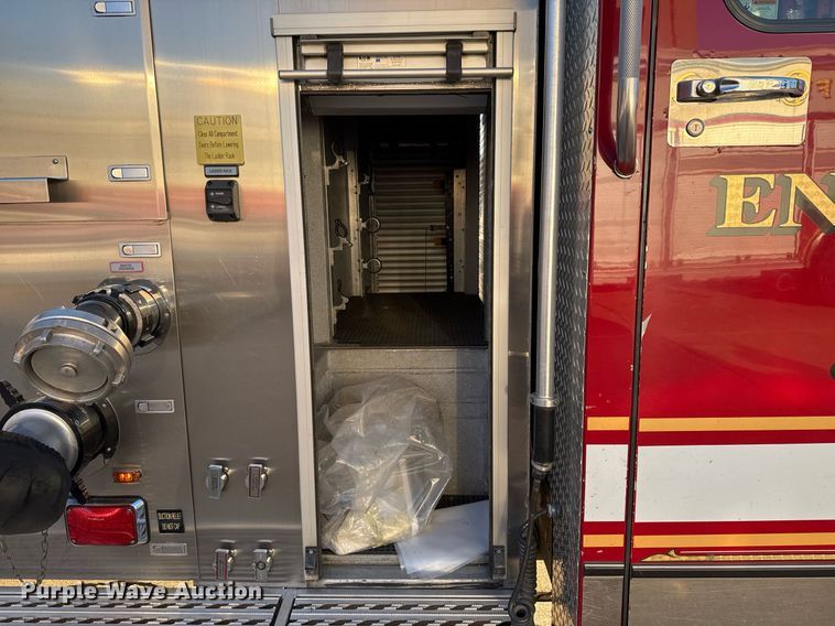 image for item EG7983 2007 Spartan pumper fire truck