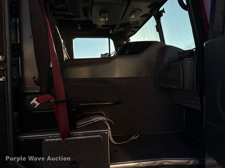 image for item EG7983 2007 Spartan pumper fire truck